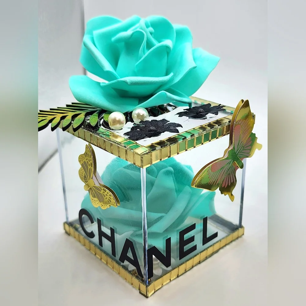 Flower Vase With Matching Decor Three-piece Set